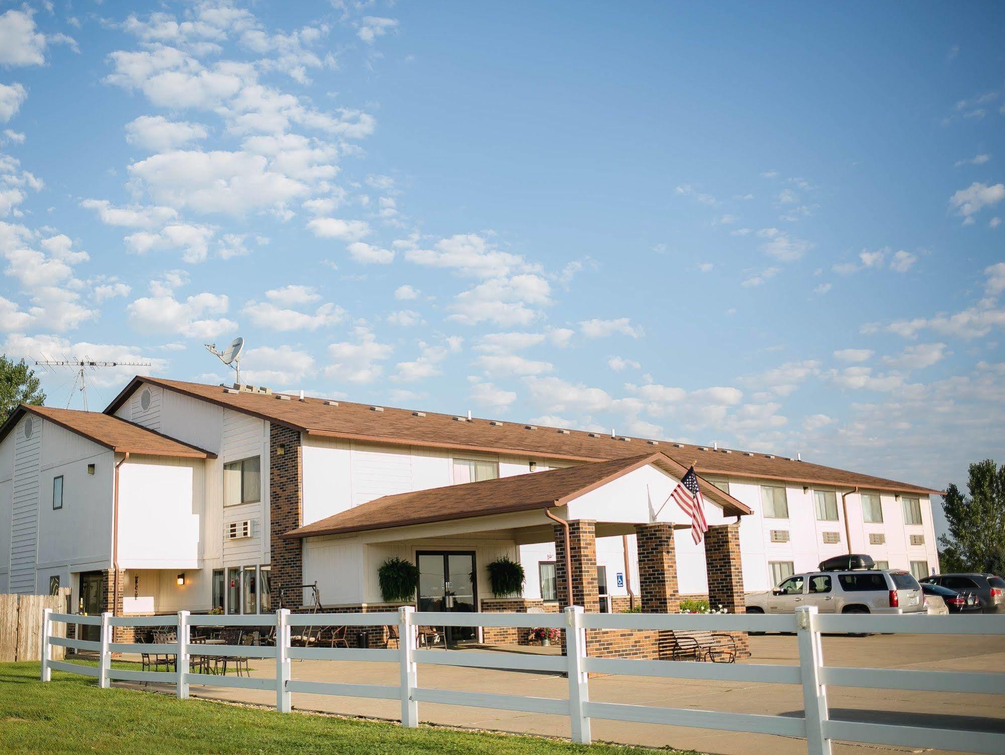 Covered Bridge Inn Winterset Екстериор снимка