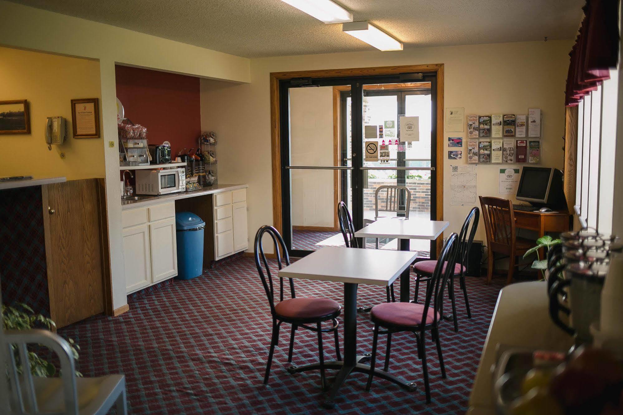 Covered Bridge Inn Winterset Екстериор снимка